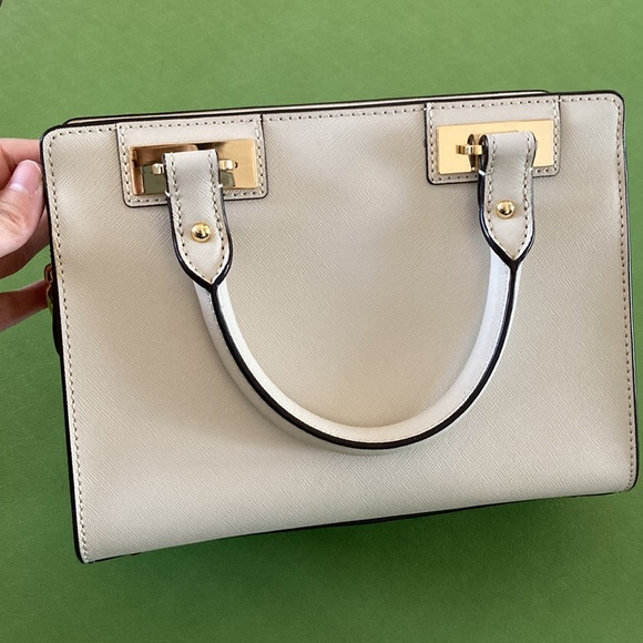 SOLD-Micheal Kors Quinn saffiano leather bag - Picture 4 of 8